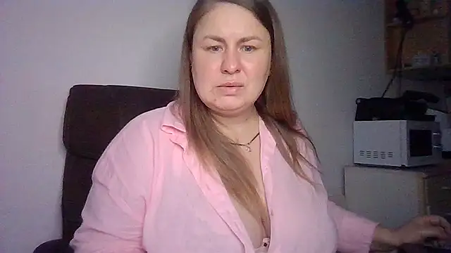 Snapshot of MartaXLove chatting on 09.29.25 MartaXLove online show from 09.29.25
