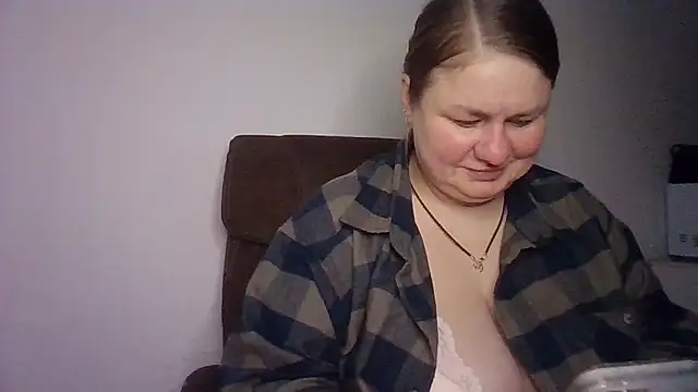 Snapshot of MartaXLove chatting on 10.24.25 MartaXLove online show from 10.24.25