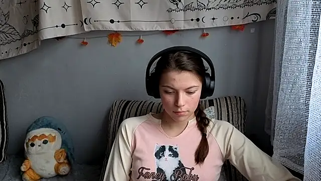 CutieAnny online show from 11.19.25