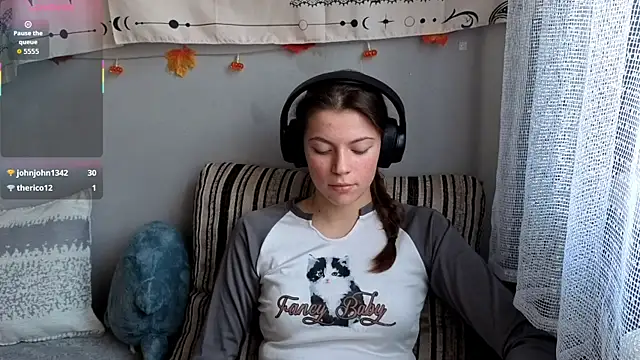 CutieAnny online show from 11.24.25