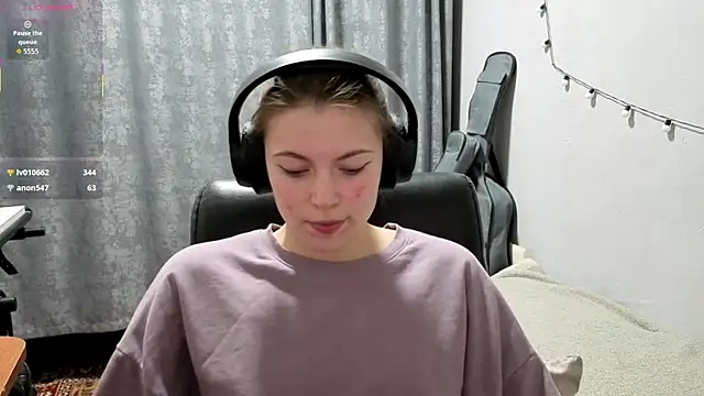 CutieAnny online show from 04.27.26