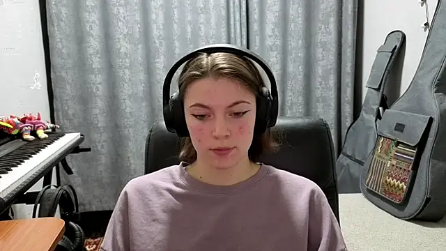 CutieAnny online show from 05.02.26