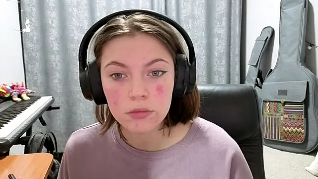 CutieAnny online show from 05.03.26