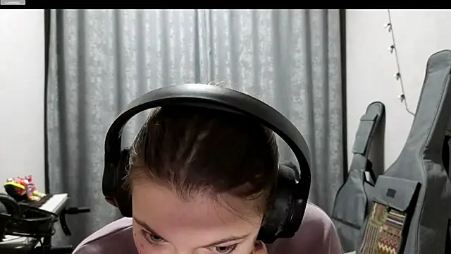 CutieAnny online show from 05.04.26