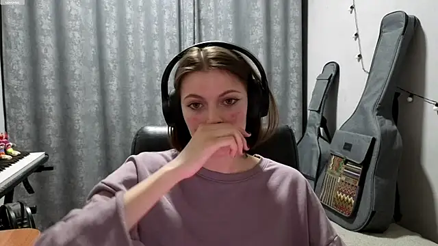 CutieAnny online show from 05.05.26