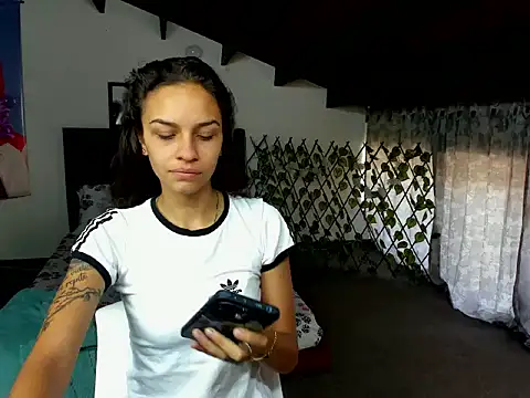 Skylovershot online show from 11.25.25