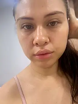 Snapshot of Layla_fontainex_x chatting on 06.02.26 Layla fontainex x online show from 06.02.26