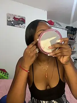 Snapshot of zaracollins01 chatting on 02.19.26 zaracollins01 online show from 02.19.26