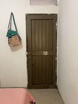 Snapshot of zaracollins01 chatting on 02.20.26 zaracollins01 online show from 02.20.26