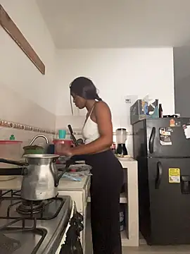 Snapshot of zaracollins01 chatting on 03.12.26 zaracollins01 online show from 03.12.26