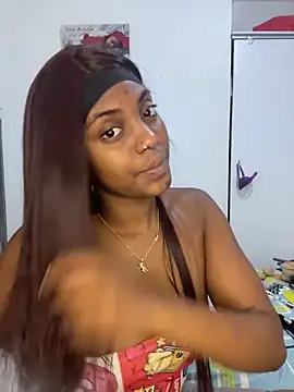 Snapshot of zaracollins01 chatting on 03.13.26 zaracollins01 online show from 03.13.26