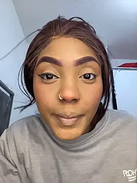 Snapshot of zaracollins01 chatting on 03.18.26 zaracollins01 online show from 03.18.26