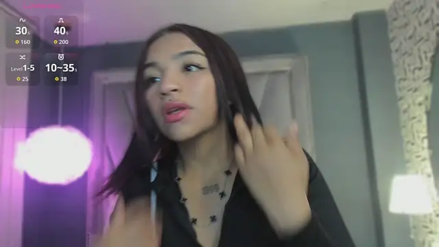 Snapshot of Manelyk_evanss_ chatting on 12.21.25 Manelyk evanss online show from 12.21.25