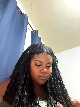 Snapshot of LunaSthena chatting on 10.18.25 LunaSthena online show from 10.18.25