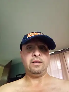 Snapshot of RasingSpark chatting on 12.18.25 RasingSpark online show from 12.18.25