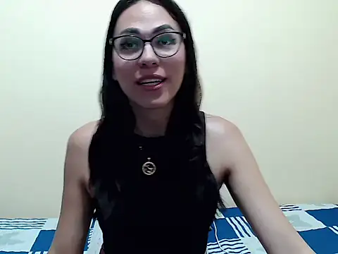 Snapshot of missblu chatting on 12.01.25 missblu online show from 12.01.25