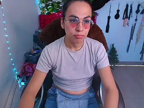 Snapshot of missblu chatting on 02.18.26 missblu online show from 02.18.26