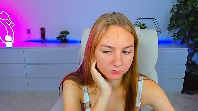 MilaAddams online show from 10.13.25