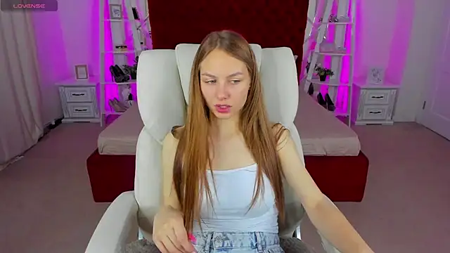 MilaAddams online show from 08.04.26