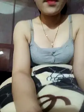 LucyyLy online show from 11.25.25