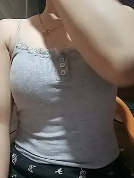 LucyyLy online show from 08.02.26