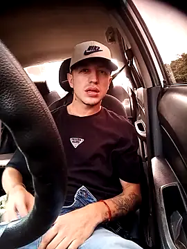 Snapshot of DebutingPathway chatting on 11.10.25 DebutingPathway online show from 11.10.25