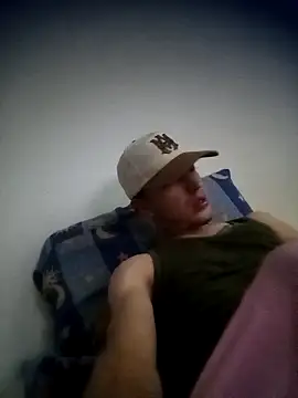 Snapshot of DebutingPathway chatting on 11.25.25 DebutingPathway online show from 11.25.25