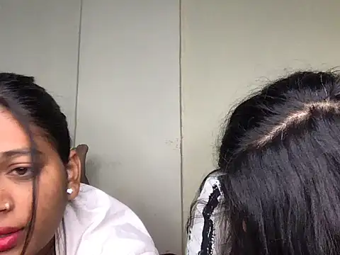 Snapshot of HoleyCoupon chatting on 01.10.26 HoleyCoupon online show from 01.10.26