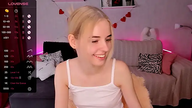 LillianShine online show from 12.05.25