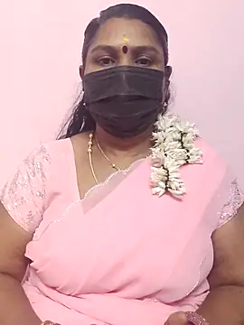 Snapshot of Tamil_Azhaghi25 chatting on 09.28.25 Tamil Azhaghi25 online show from 09.28.25