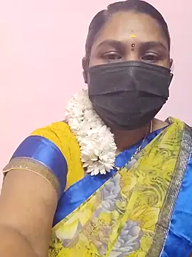 Snapshot of Tamil_Azhaghi25 chatting on 10.01.25 Tamil Azhaghi25 online show from 10.01.25