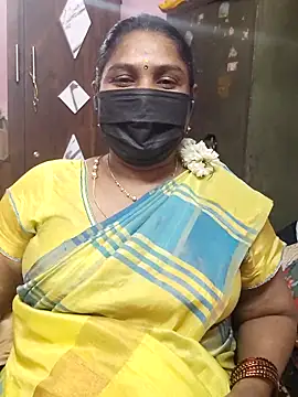 Snapshot of Tamil_Azhaghi25 chatting on 10.04.25 Tamil Azhaghi25 online show from 10.04.25