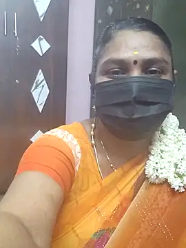 Snapshot of Tamil_Azhaghi25 chatting on 10.08.25 Tamil Azhaghi25 online show from 10.08.25