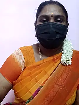 Snapshot of Tamil_Azhaghi25 chatting on 10.13.25 Tamil Azhaghi25 online show from 10.13.25