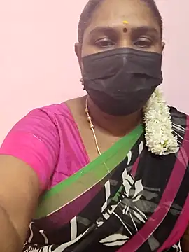 Snapshot of Tamil_Azhaghi25 chatting on 10.14.25 Tamil Azhaghi25 online show from 10.14.25