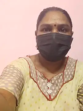 Snapshot of Tamil_Azhaghi25 chatting on 10.15.25 Tamil Azhaghi25 online show from 10.15.25