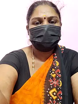 Snapshot of Tamil_Azhaghi25 chatting on 10.21.25 Tamil Azhaghi25 online show from 10.21.25