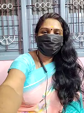 Snapshot of Tamil_Azhaghi25 chatting on 11.05.25 Tamil Azhaghi25 online show from 11.05.25