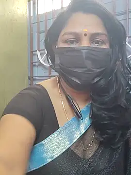 Snapshot of Tamil_Azhaghi25 chatting on 11.14.25 Tamil Azhaghi25 online show from 11.14.25