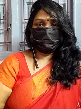 Snapshot of Tamil_Azhaghi25 chatting on 11.14.25 Tamil Azhaghi25 online show from 11.14.25