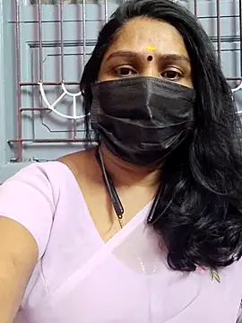 Snapshot of Tamil_Azhaghi25 chatting on 11.16.25 Tamil Azhaghi25 online show from 11.16.25