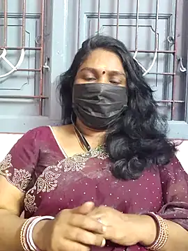 Snapshot of Tamil_Azhaghi25 chatting on 12.04.25 Tamil Azhaghi25 online show from 12.04.25