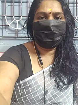 Snapshot of Tamil_Azhaghi25 chatting on 12.16.25 Tamil Azhaghi25 online show from 12.16.25