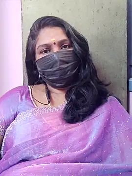 Snapshot of Tamil_Azhaghi25 chatting on 12.19.25 Tamil Azhaghi25 online show from 12.19.25