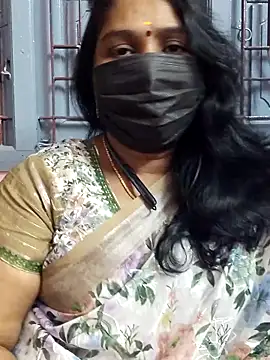 Snapshot of Tamil_Azhaghi25 chatting on 12.19.25 Tamil Azhaghi25 online show from 12.19.25