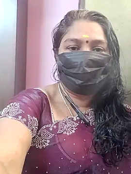 Snapshot of Tamil_Azhaghi25 chatting on 12.23.25 Tamil Azhaghi25 online show from 12.23.25