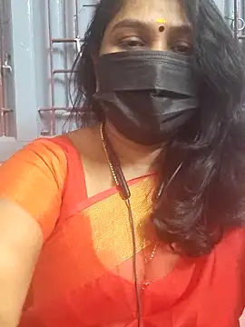 Snapshot of Tamil_Azhaghi25 chatting on 01.14.26 Tamil Azhaghi25 online show from 01.14.26