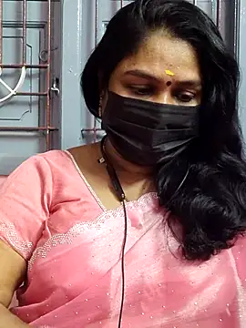 Snapshot of Tamil_Azhaghi25 chatting on 01.15.26 Tamil Azhaghi25 online show from 01.15.26