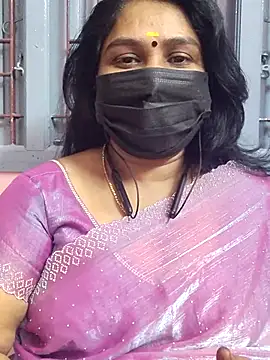 Snapshot of Tamil_Azhaghi25 chatting on 01.18.26 Tamil Azhaghi25 online show from 01.18.26