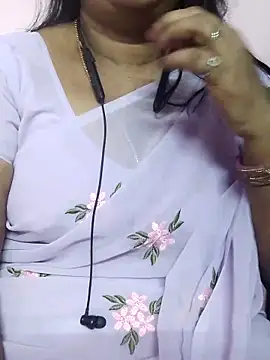 Snapshot of Tamil_Azhaghi25 chatting on 02.01.26 Tamil Azhaghi25 online show from 02.01.26